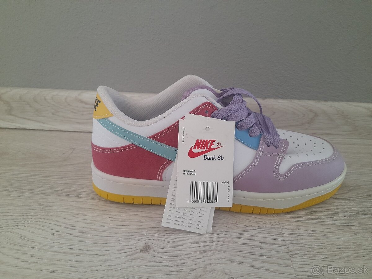 NIKE DUNKE .....35E