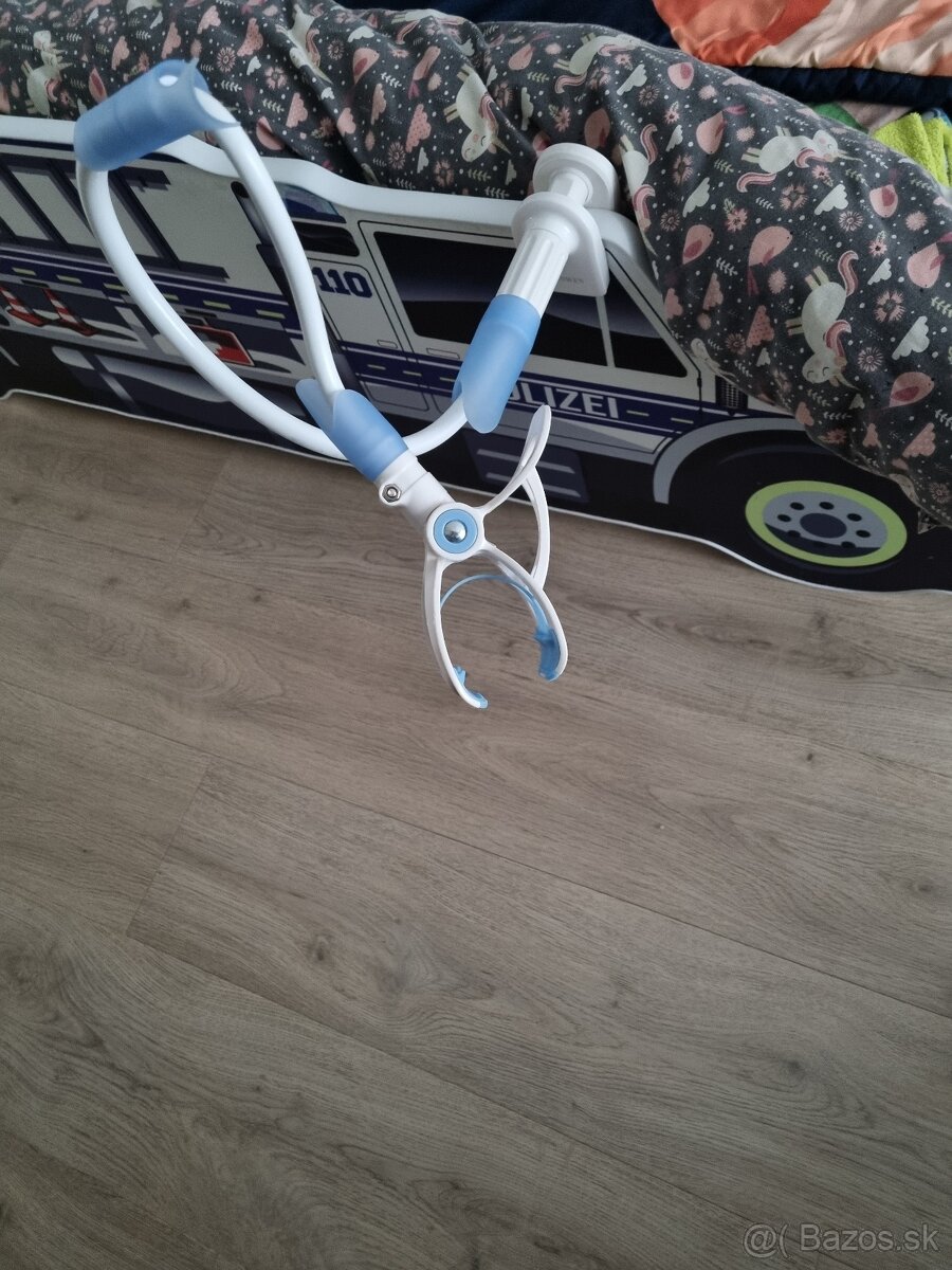 Drziak na postielku baby kamery