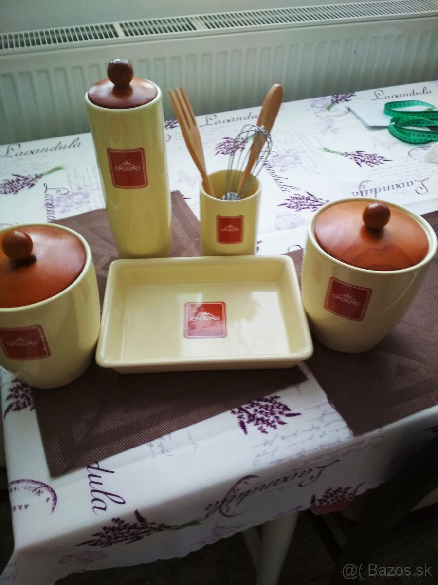 keramicka sada do kuchyne