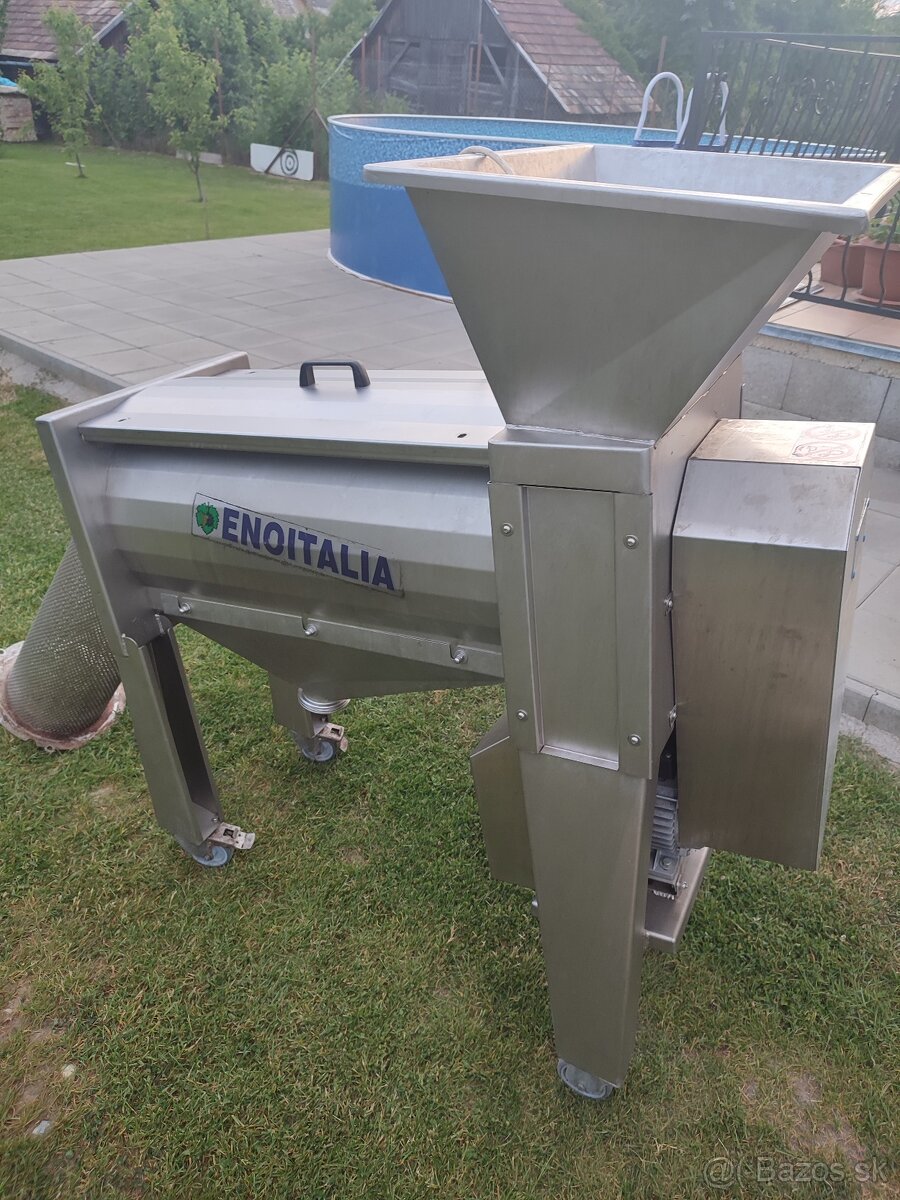 Predám priemyselný odkôstkovací stroj