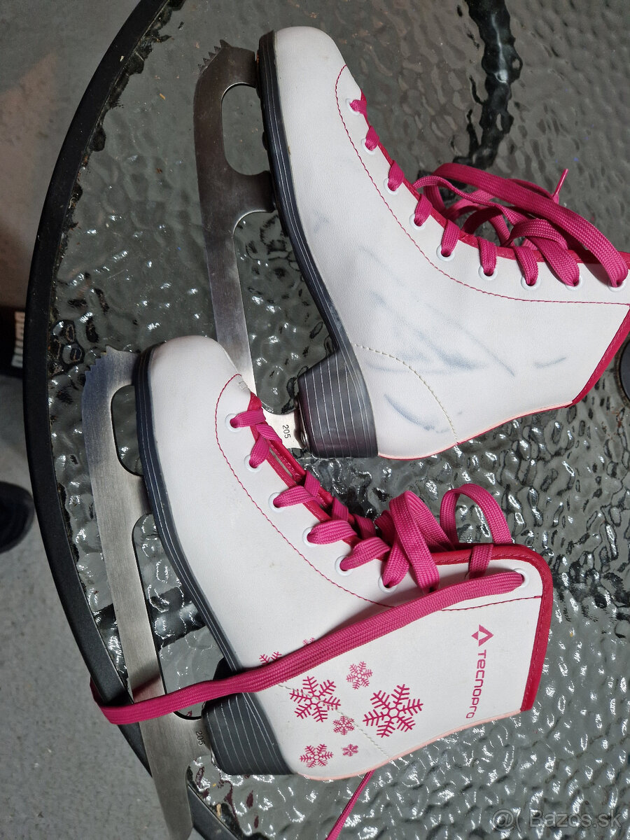 dievčenské korčule 33