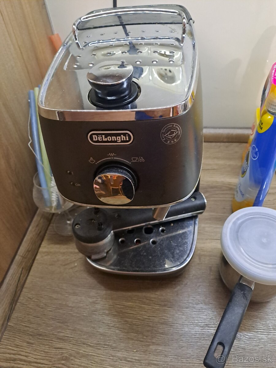 Pakovy kavovar delonghi