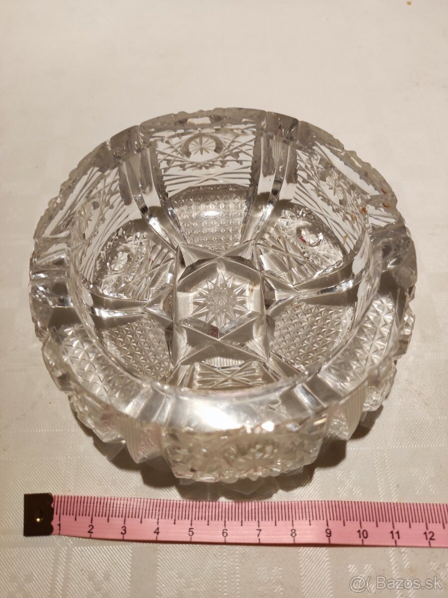 Popolník krištáľový