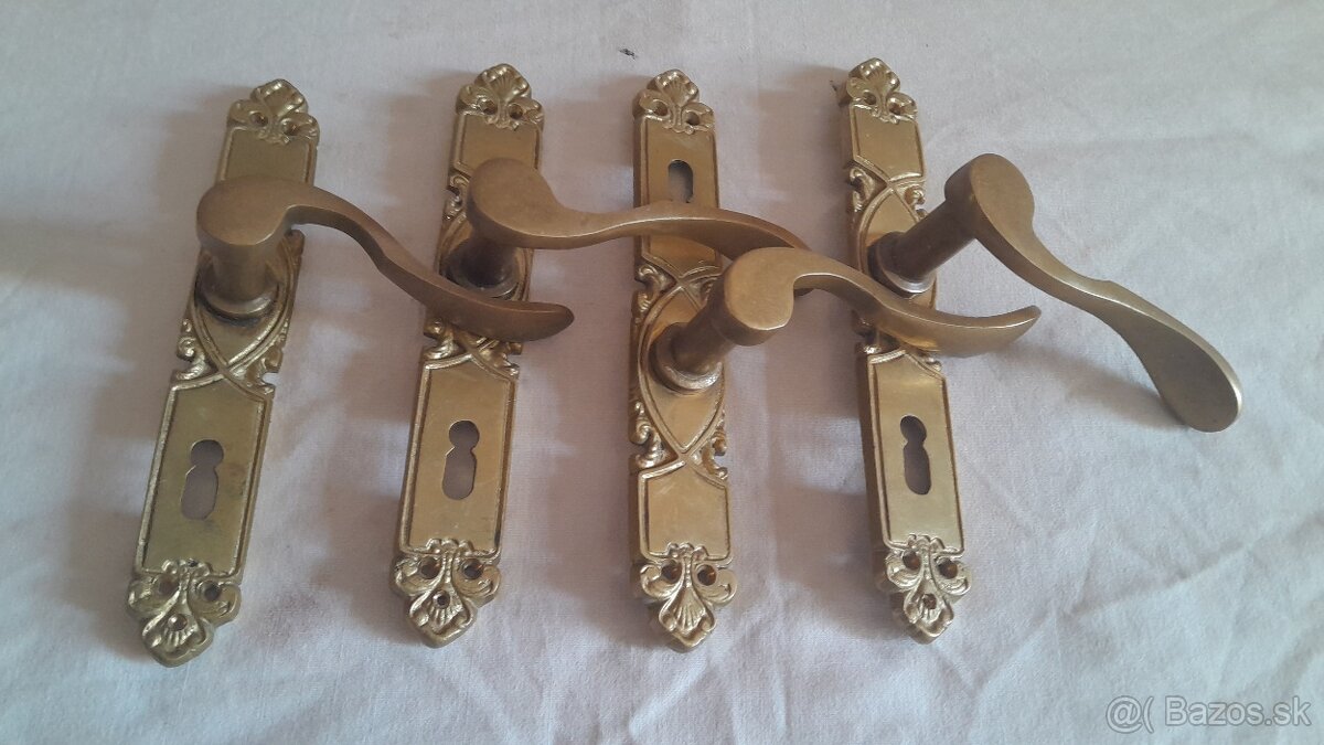 Mosadzne.retro.klucky.na.dvere