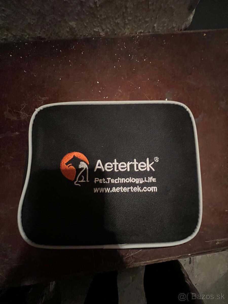 Elektricky vycvikovy obojok pre psa Aetertek at-919c
