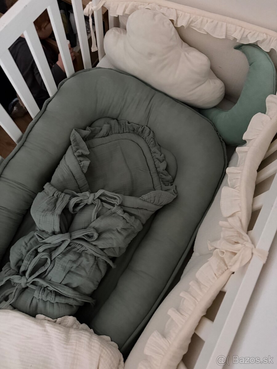 Hniezdo a zavinovacka