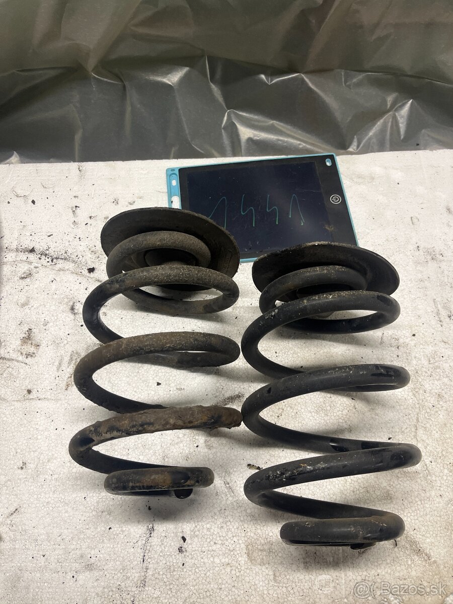 ZADNE PRUZINY SADA BMW E46