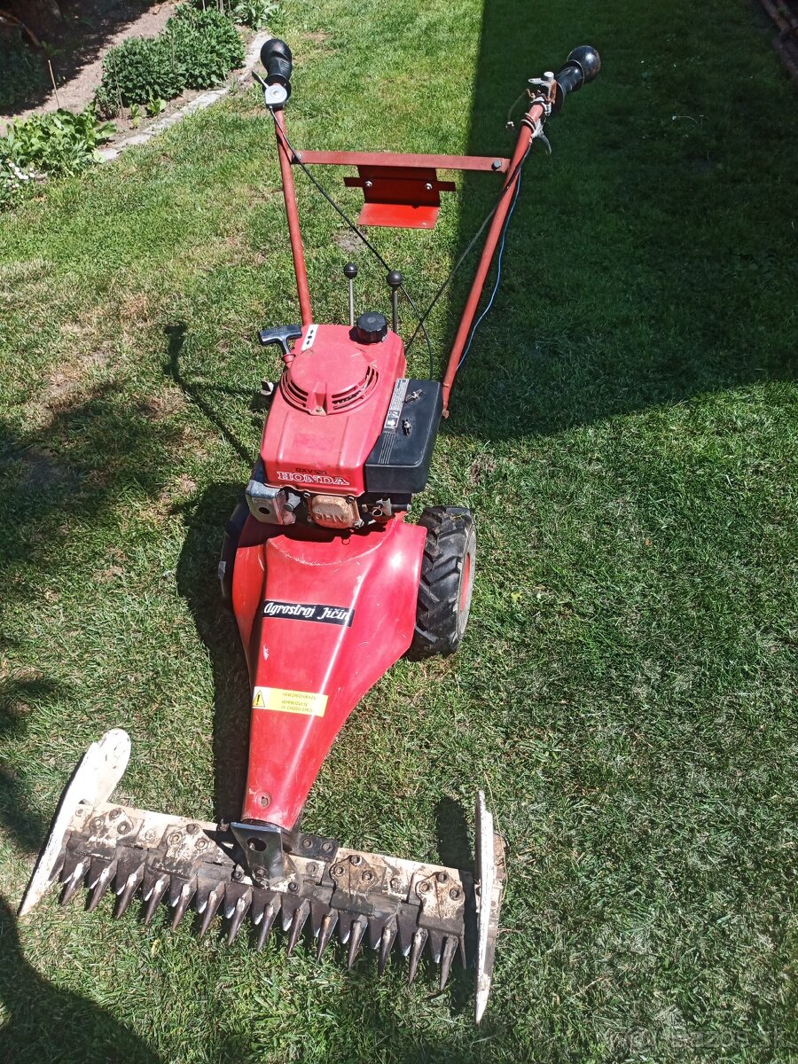 Listova kosačka Honda - Jičin