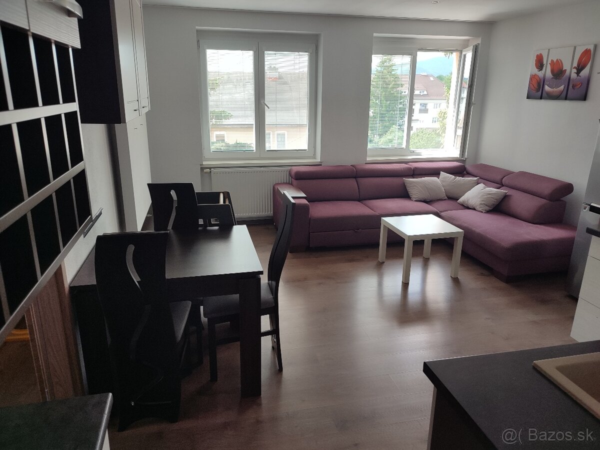 3 izbový byt s vlastným kúrením + balkón NOVÁKY