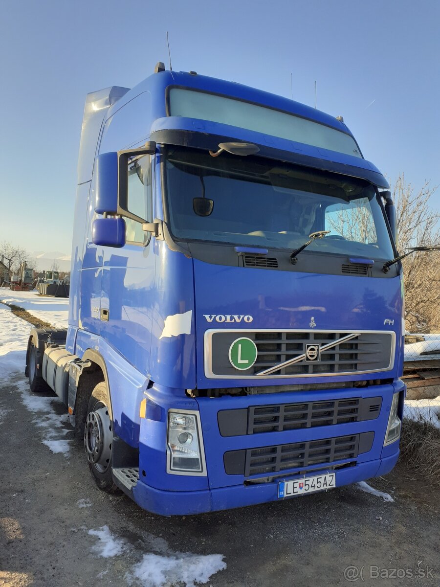 Ťahač volvo- lowdeck- mega