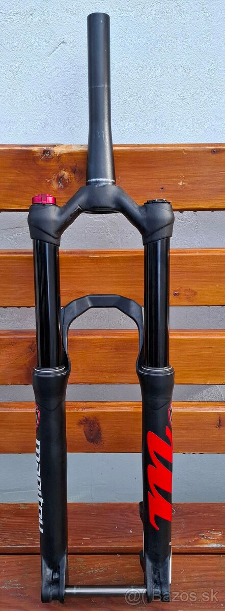Odpružená vidlica Manitou