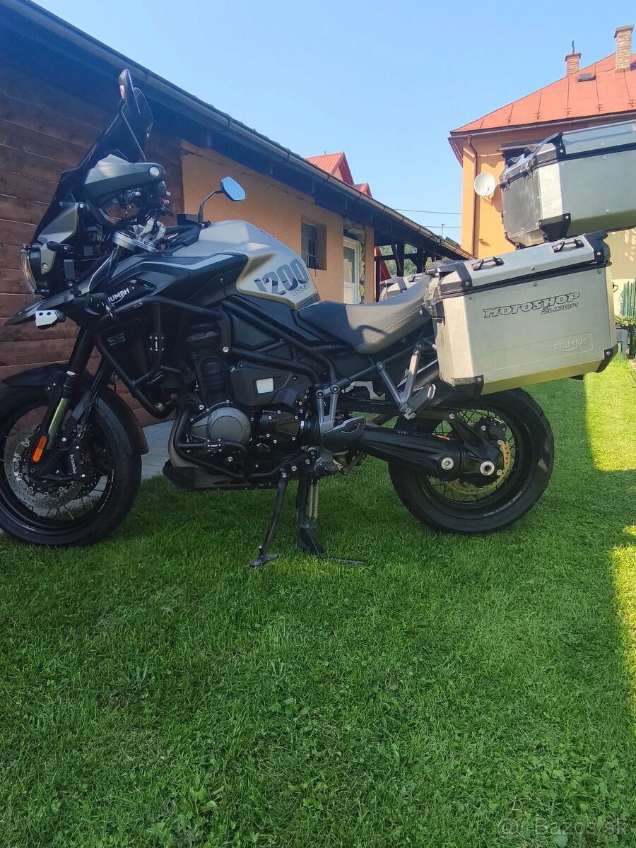 Triumph tiger 1200 desert edícia