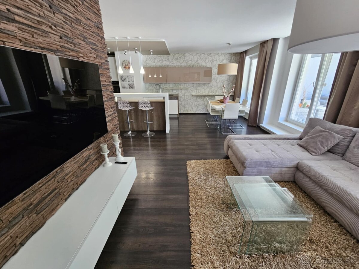 Luxusný 3 izbový byt Borovicový háj, plne zariadený,terasa