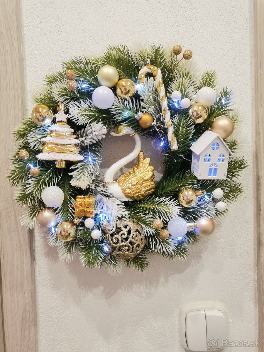 Vianočné vence na vonkajšie dvere