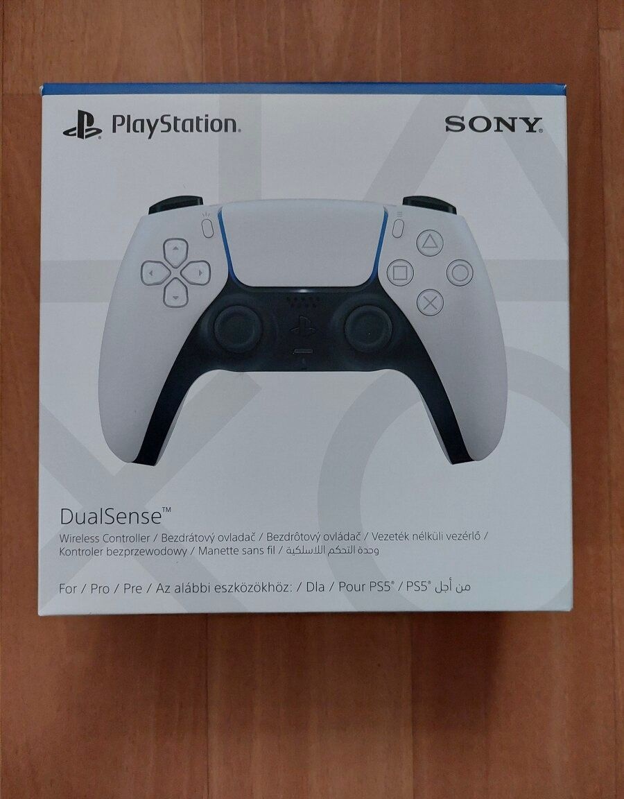 POKAZENÝ OVLÁDAČ DUALSENSE NA PS5