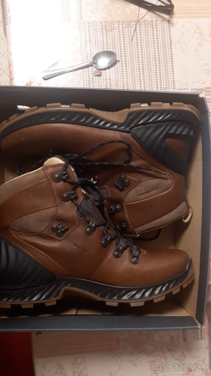 Predám dámsku koženú turistickú obuv značky mark ecco