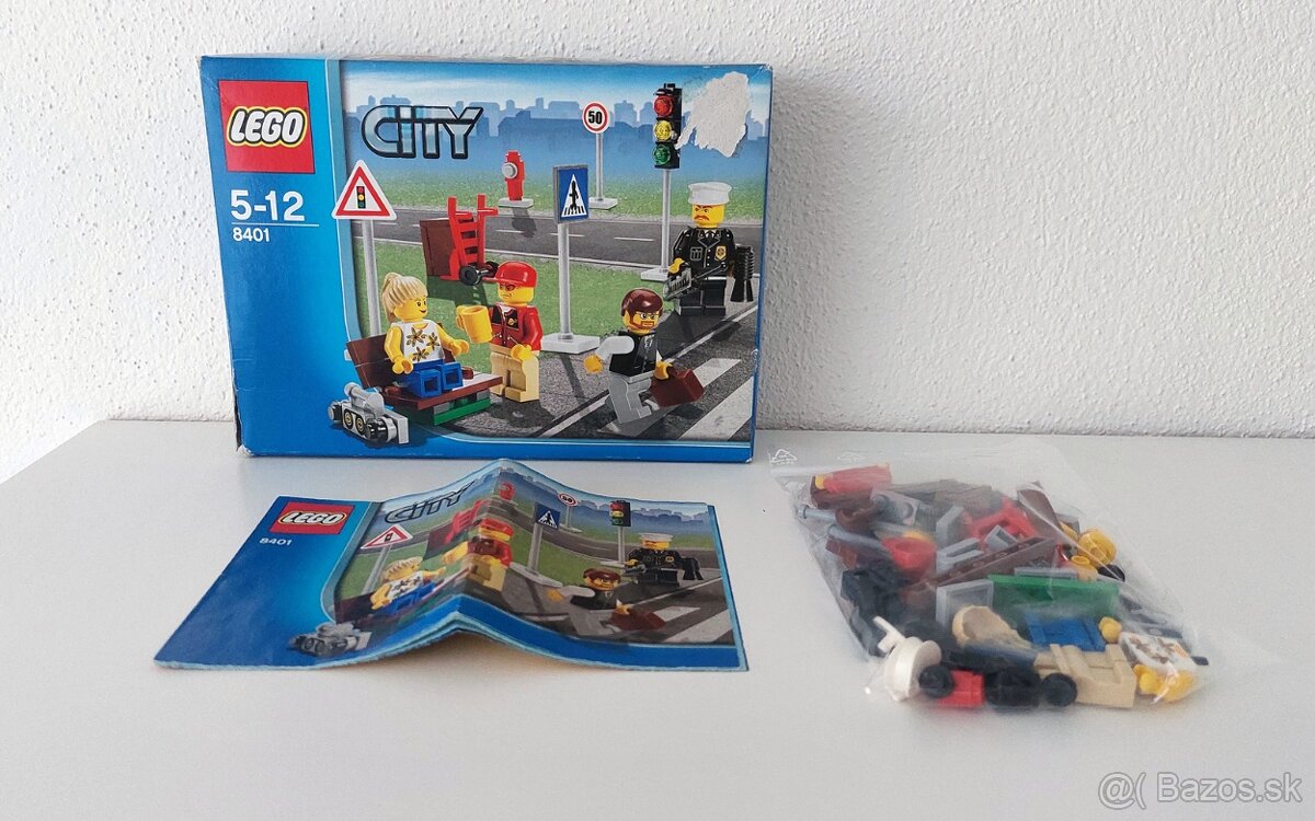 Predám LEGO City 8401 - City Minifigure Collection (2009)