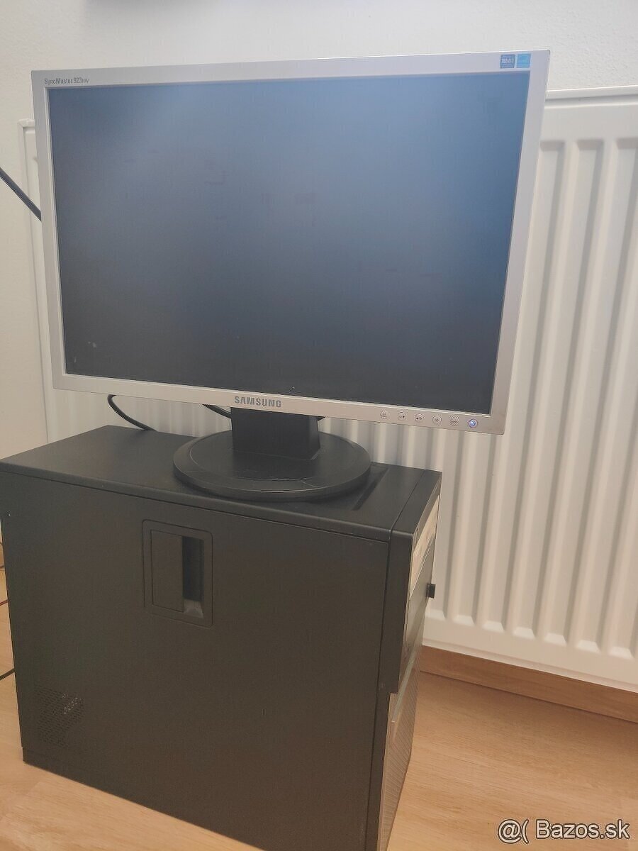Počítač + monitor