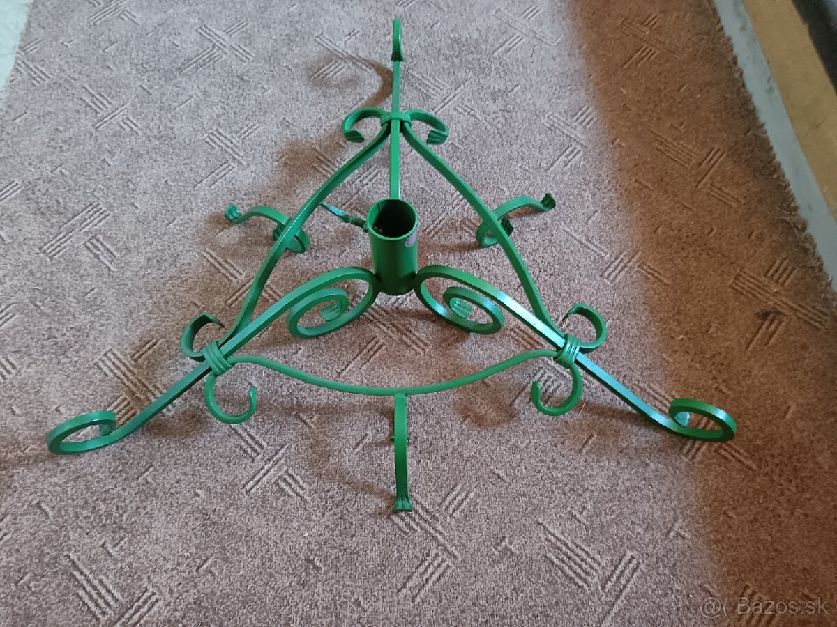 Stojan na vianočný stromček