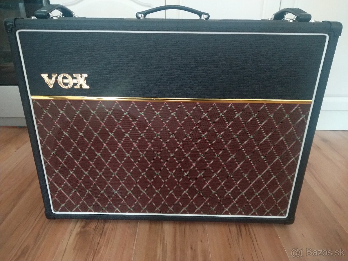 REZERVOVANÉ - Celolampové kombo VOX AC30C2