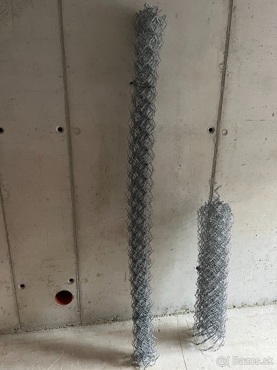 Predám štvorhranné pletivo pozinkované