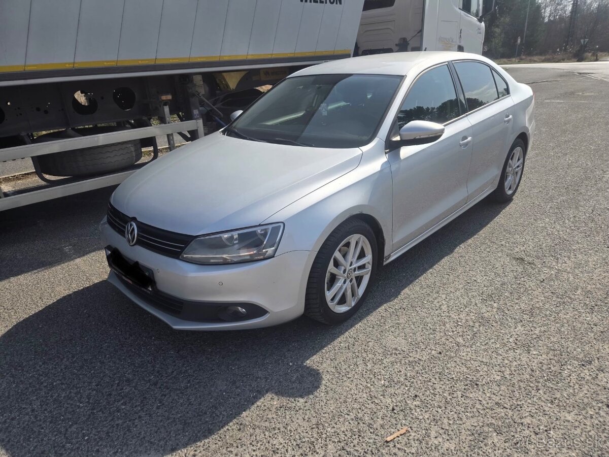 VW Jetta 1.6TDI 77 KW 2012