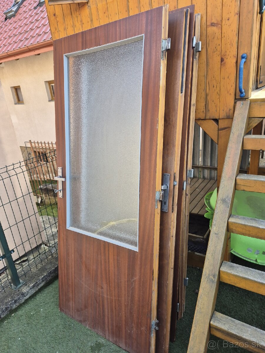 Dvere 80