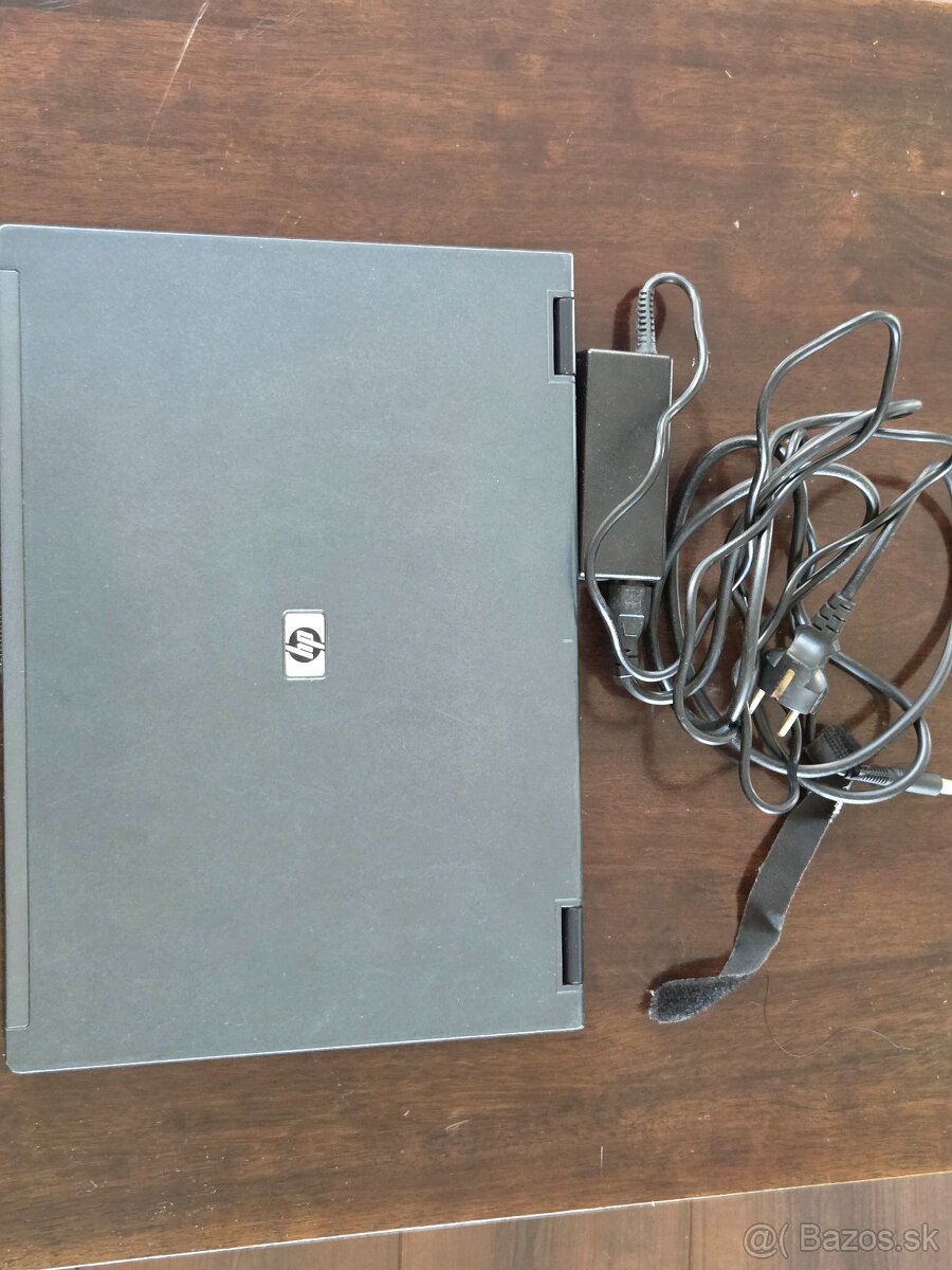 Predám nefunkčný notebook HP Compaq NC8430