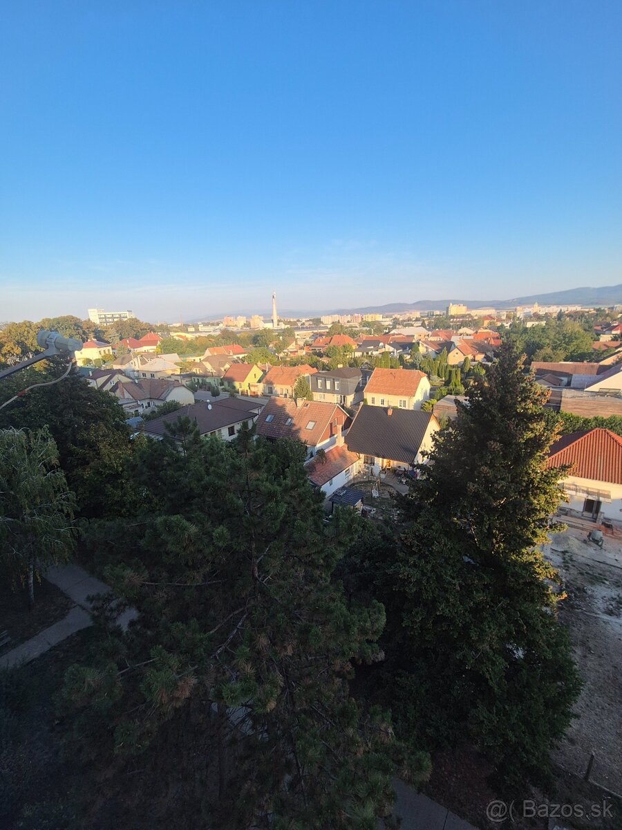 Slnečný 2-izbový byt s balkónom, Topoľčany
