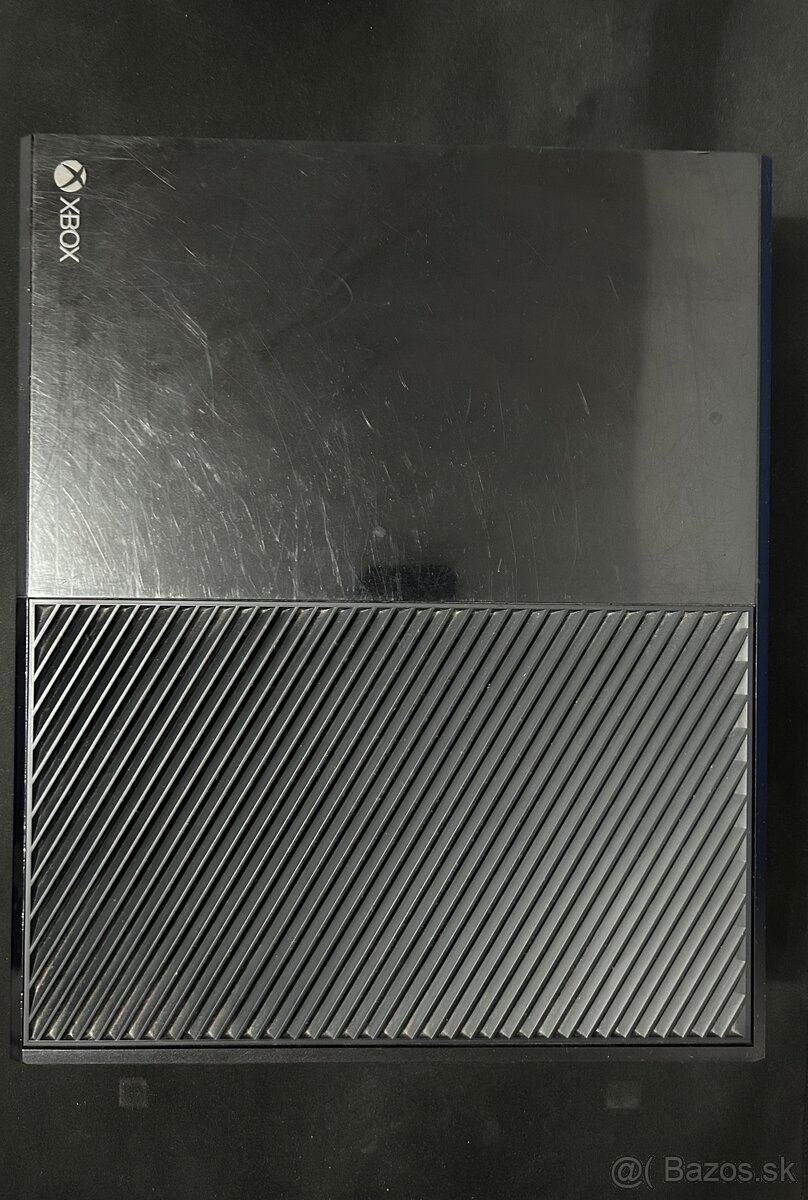 xbox one + 2 hry