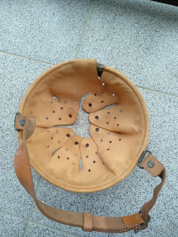 Vnutro do nemeckej prilby