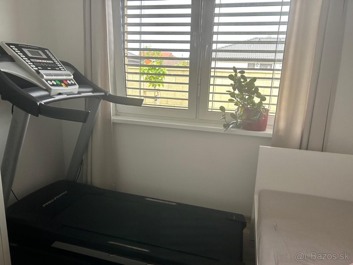 Bežecký pás ProForm 730 ZLT