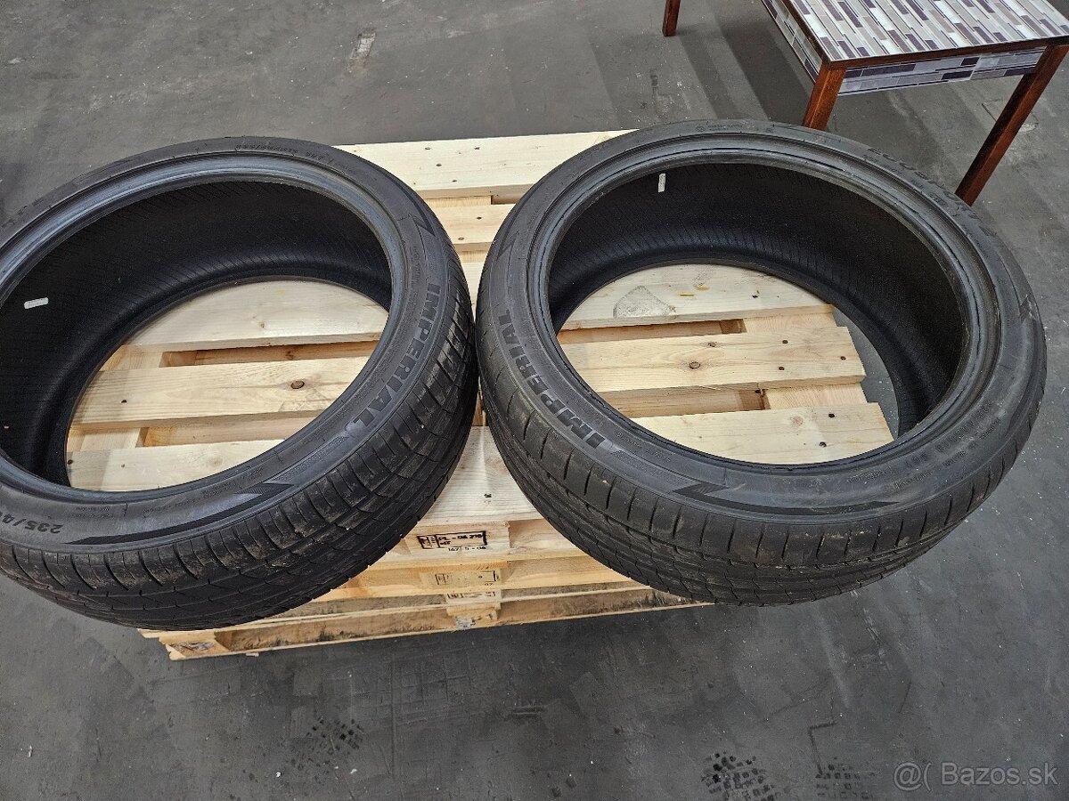 2ks Letné pneu 235/40R19