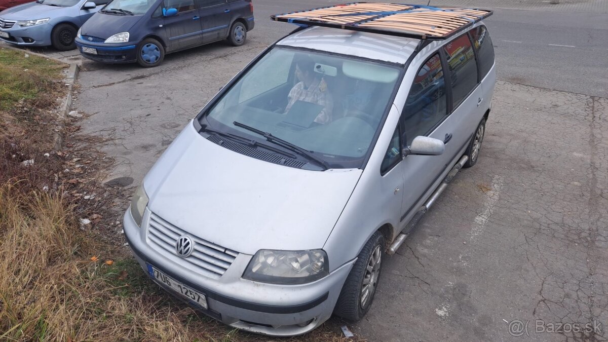 Volkswagen sharan 1.9tdi 96kw Rozpredam na náhradné diely