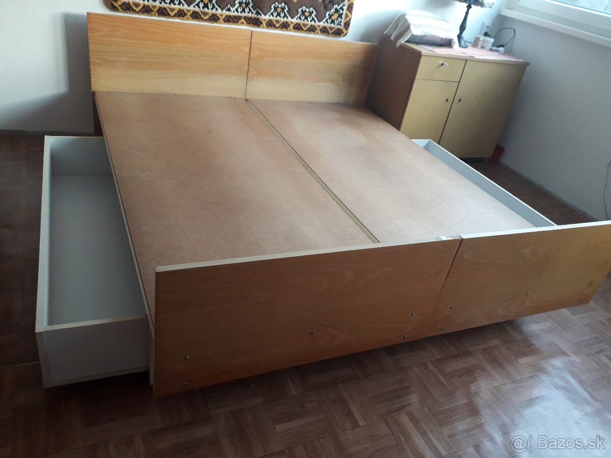 Manželská posteľ