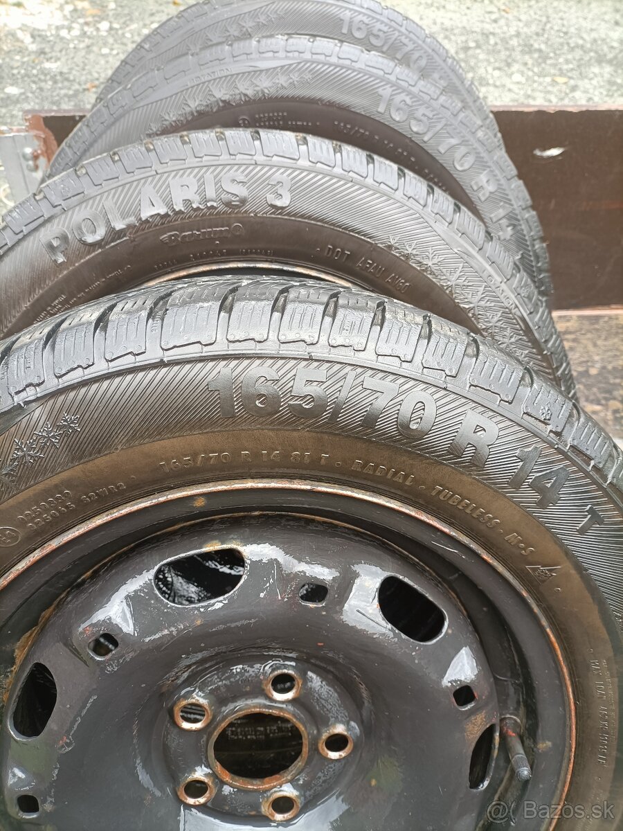 Predám zimné pneu na diskoch 165/70 R 14