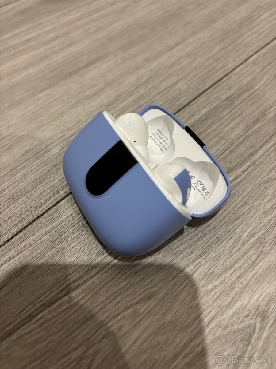 Bluetooth sluchátka.