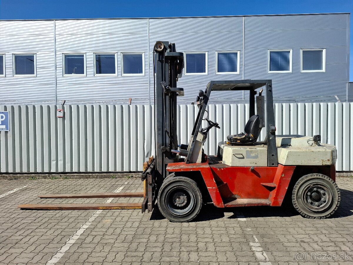 Nissan DF 60, pohon nafta, nosnosť 6 ton bočný posuv