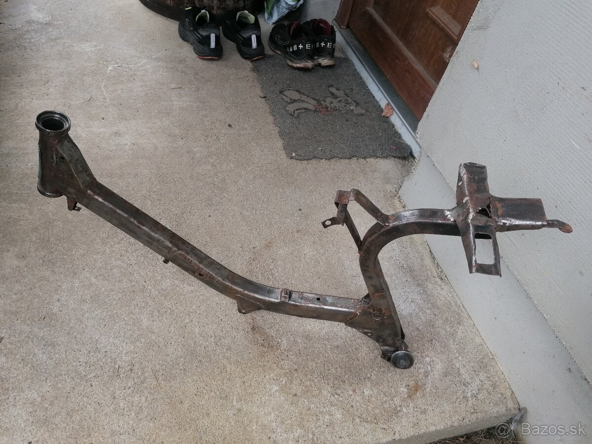 Predám rám so štítkom na Jawa 550