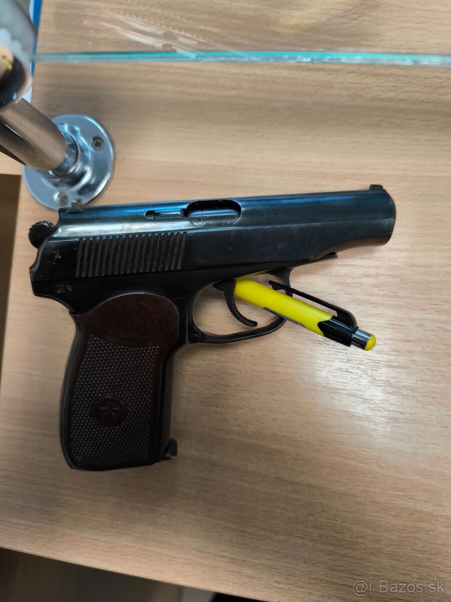 Predám originál pištoľ Makarov PM 9x18mm.