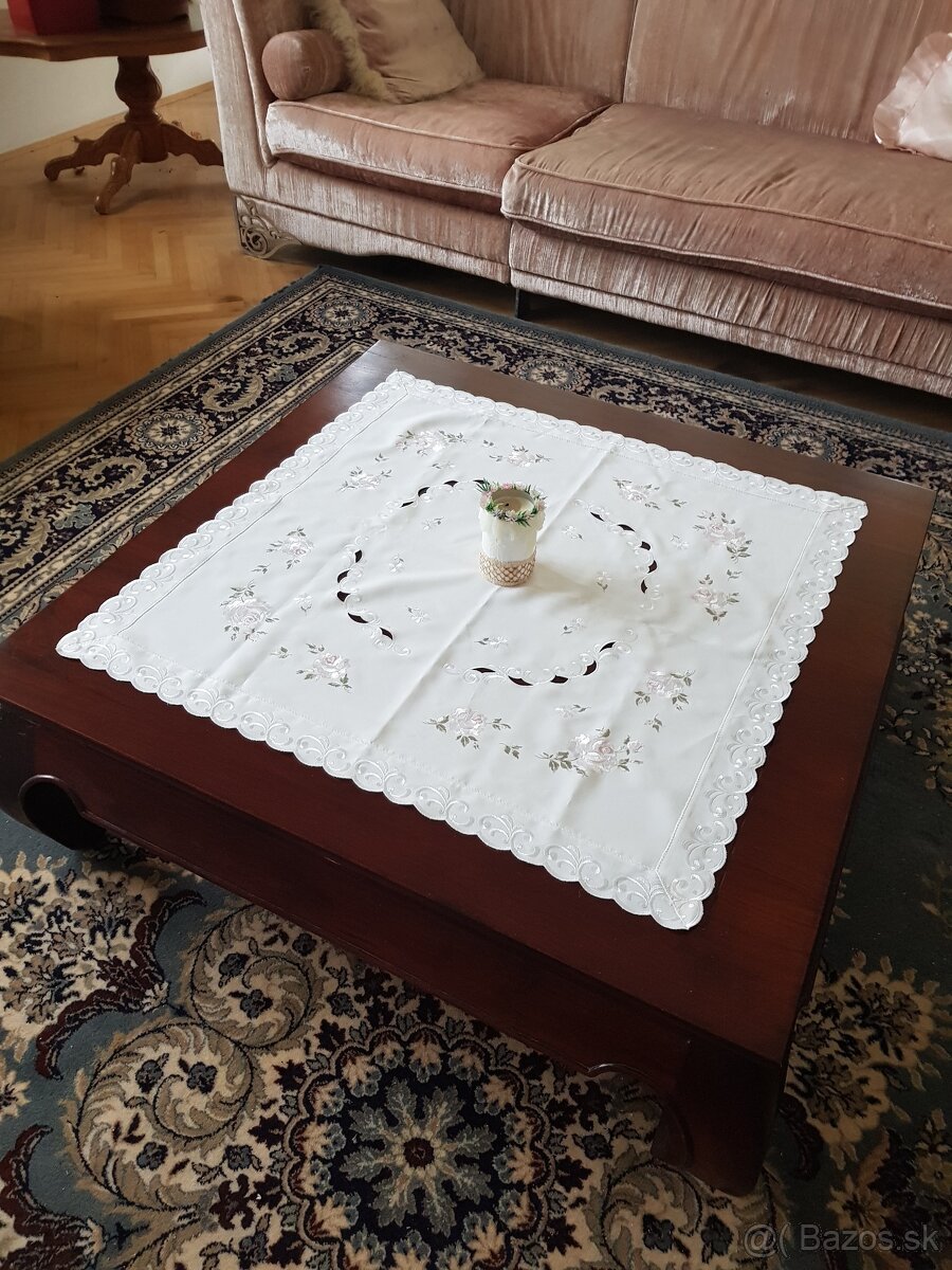 Rustikalny dreveny konferencny stolik