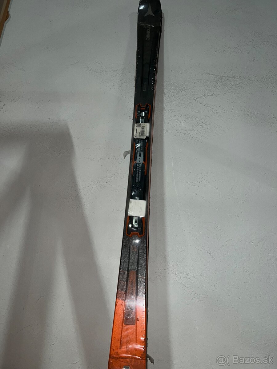 Predám lyže atomic vantage 82 TI FT black/orange