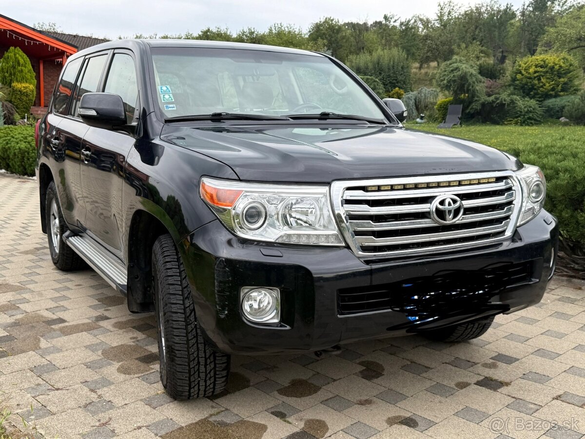 Toyota Land Cruiser V8 200