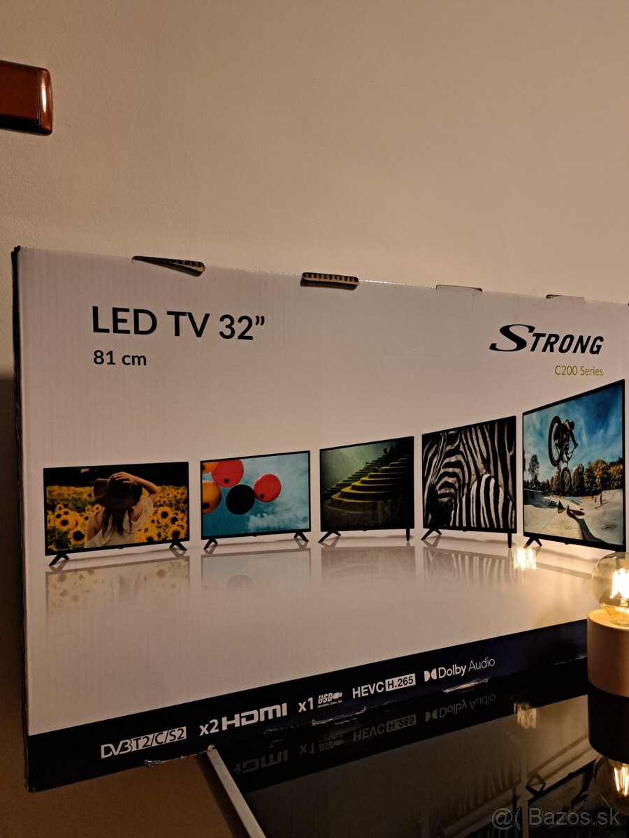 STRONG LED TV 32" - USB Medium
