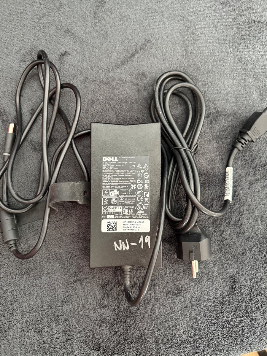 adapter / zdroj DELL 19,5V 6,7A