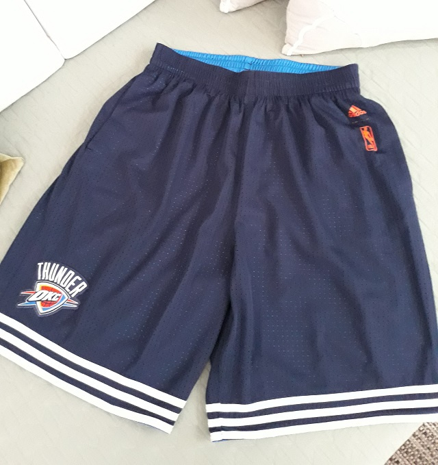 Predám pánske obojstranné kraťase Adidas "M"