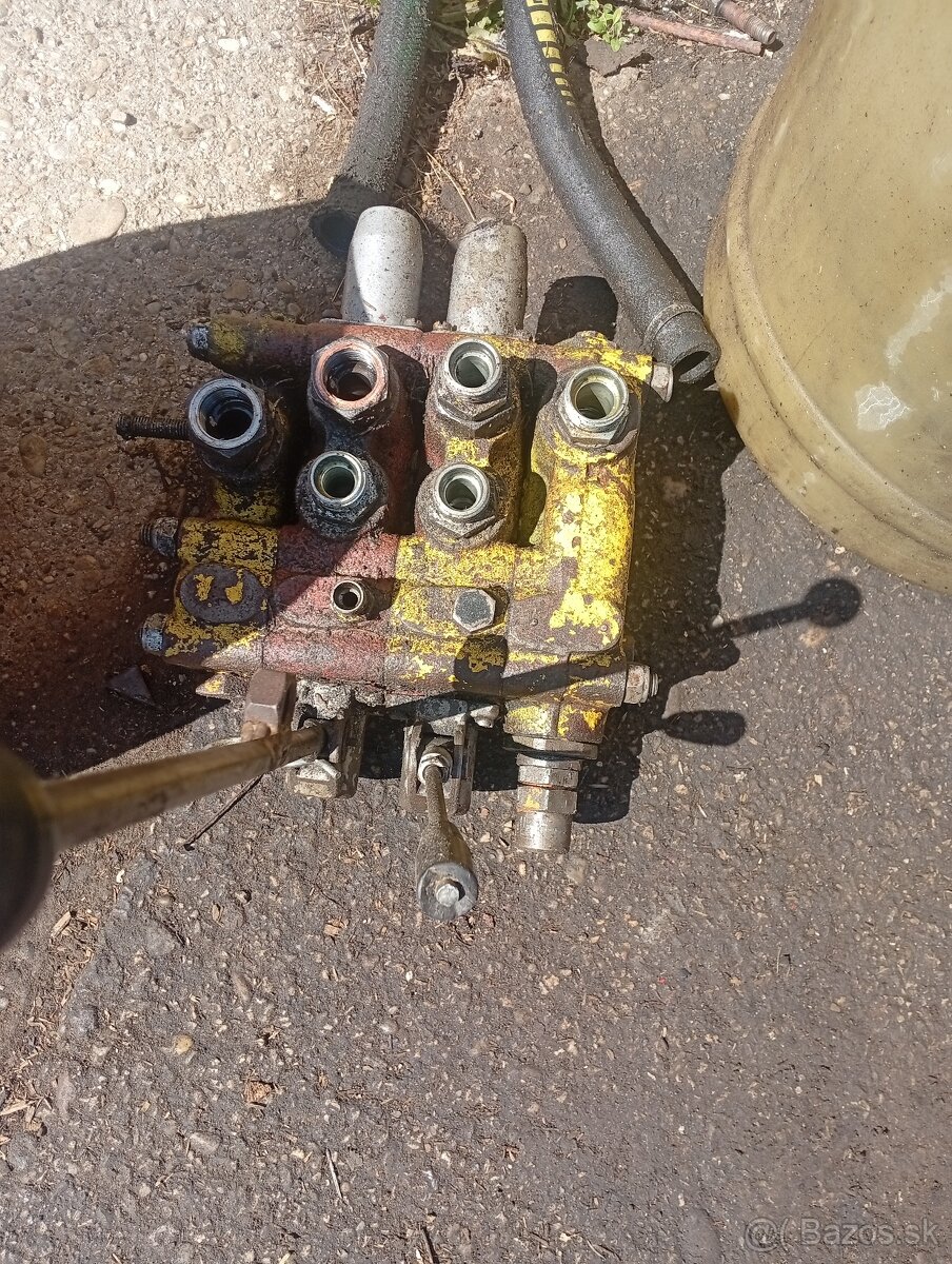 Hydraulický rozvádzač
