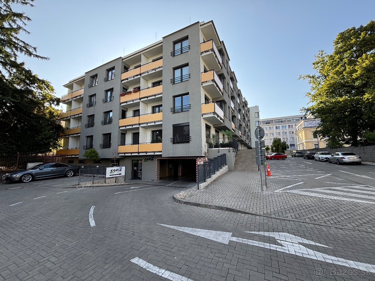 Parkovacie miesto v podzemnej garáži Skuteckého