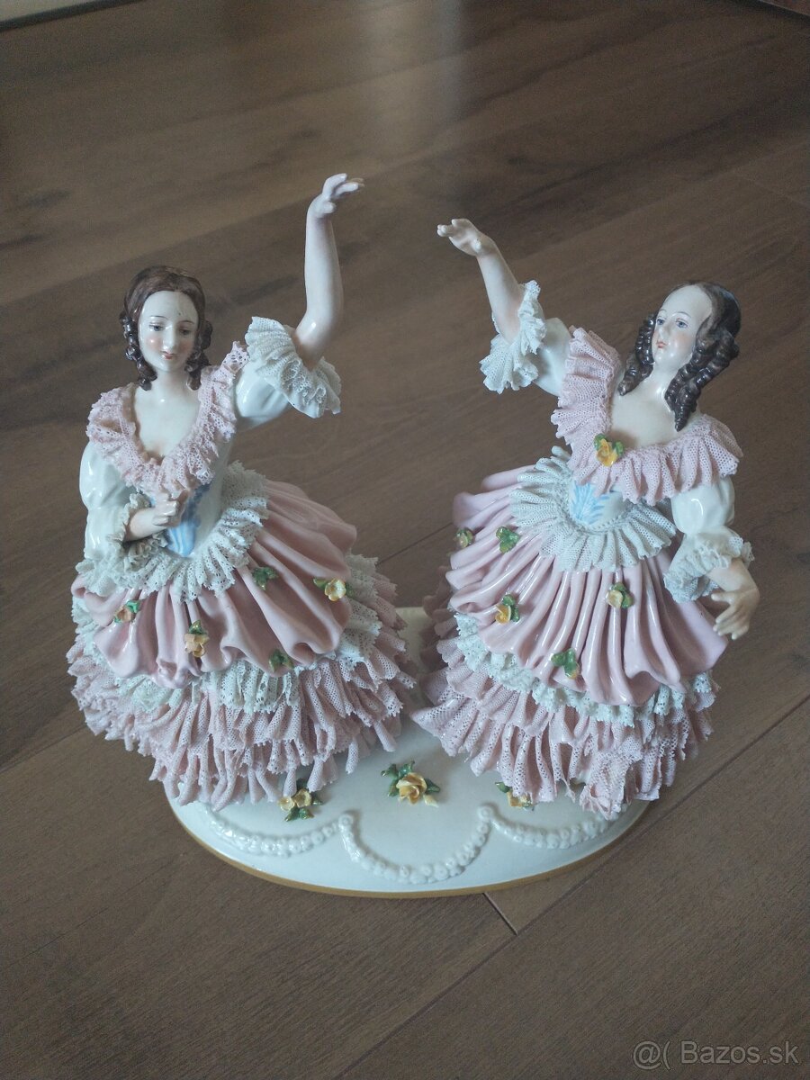 Veľká porcelánová soška Volkstedt