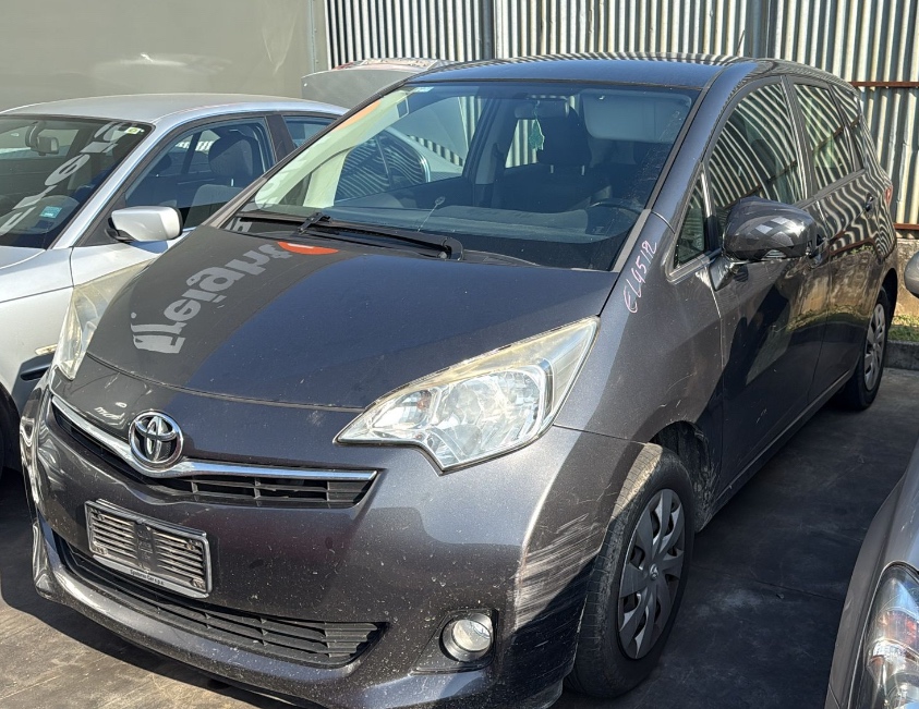 TOYOTA VERSO S NARAZNIK KAPOTA SVETLO BLATNIK CELO